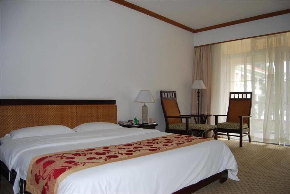Yunnan Dianchi Garden Resort Hotel & Spa 昆明 エクステリア 写真